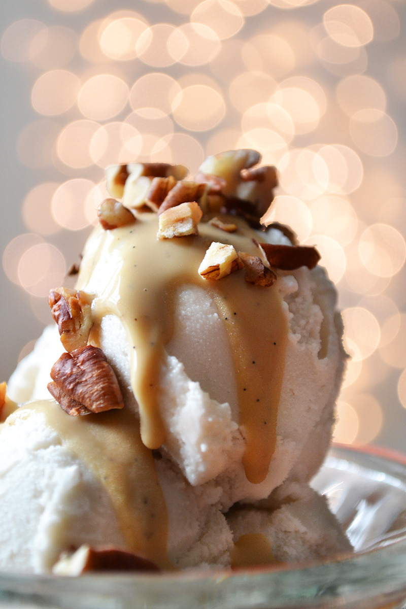 SALTED COCONUT CARAMEL SAUCE | laurathomasphd.co.uk 1